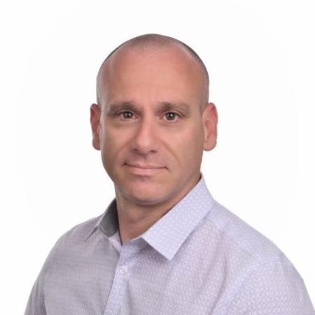 תומר צח